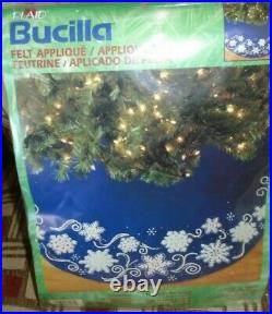 2001 Bucilla 84435 Felt Christmas Tree Skirt Kit SHIMMER SNOWFLAKES OOP