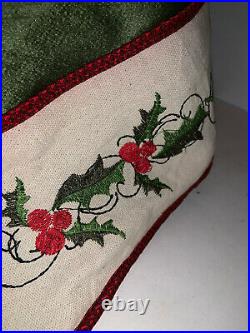BEAUTIFUL Green Button-Back 54 TREE SKIRT Trimmed in Red with White Edge Border