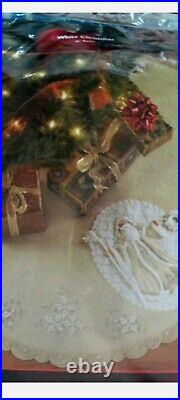 BUCILLA felt TREE SKIRT kit #85326 WHITE CHRISTMAS NEW RARE