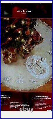 BUCILLA felt TREE SKIRT kit #85326 WHITE CHRISTMAS NEW RARE