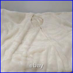 Balsam Hill Ivory Faux Fur Tree Skirt 72 Snap Closure (-NewithOPEN -)
