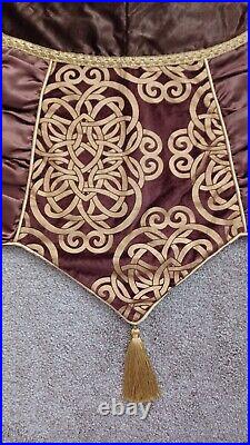 Brown and Golden Vintage Luxurious Christmas Tree Skirt 71 D