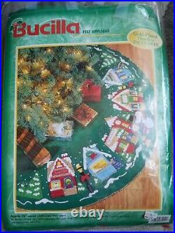 Bucilla Felt Applique Christmas Village Tree Skirt Kit 43 Round 83980 Houses