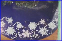 Bucilla Shimmer Snowflakes Felt Applique Christmas Tree Skirt Kit 84435 Holiday