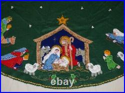Bucilla Xmas Nativity Tree Skirt FINISHED 43 Rd Green Felt Applique 82623 Vtg