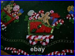Christmas BUCILLA Felt Applique TREE SKIRT Kit, CANDY EXPRESS, Train, 43,86158