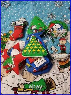 Christmas Tree Skirt Charlie Brown Peanuts SEWN ALREADY Plus 22 Ornaments bo50