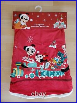 Disney 2020 Mickey Mouse and Friends 52 inch Christmas Tree Skirt NEW