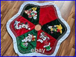 Disney Park Mickey Mouse And Friends Christmas Tree Skirt Large Rare Vintage