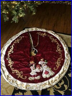 Disney Parks Mickey Minnie Mouse Victorian Christmas Holiday Tree Skirt