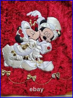 Disney Parks Mickey & Minnie Mouse Victorian Christmas tree skirt