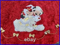 Disney Parks Mickey & Minnie Mouse Victorian Christmas tree skirt