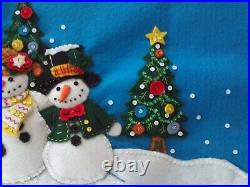 Handmade Bucilla Mary Engelbreit felt sequin Snowman tree skirt = LET IT SNOW