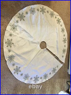 Horchow Holiday 54 Round Christmas Tree Skirt White w Beads Crystals NEW
