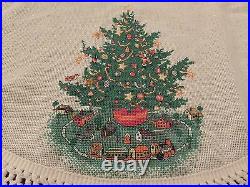 NM Vint Heirloom Hand Cross Stitch CHRISTMAS TREE SKIRT 41 diam XMAS Decoration