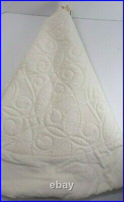 Pottery Barn Luster Scroll Quilted Velvet Holiday Tree Skirt 60 Diam Ivory 7173
