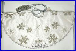 Sudha Pennathur White Beaded Embroidered Mini Christmas Tree Skirt Snowflake