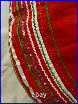 Vintage Ruby Red Cotton Christmas Tree Skirt MINT CONDITION Rick Rack Ribbon
