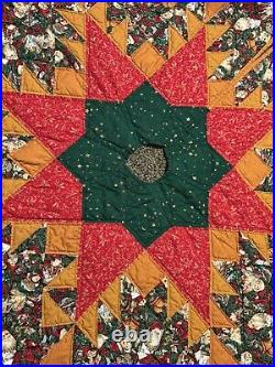 Vintage Santa Pieced Quilt Home Made Christmas Tree Skirt HAND QUILTED BEAUTIFUL