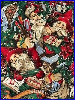 Vintage Santa Pieced Quilt Home Made Christmas Tree Skirt HAND QUILTED BEAUTIFUL