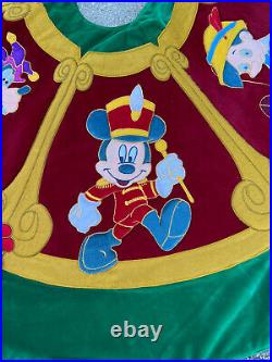 Vintage Walt Disney Store Exclusive Christmas Tree Skirt Mickey Goofy Pinocchio